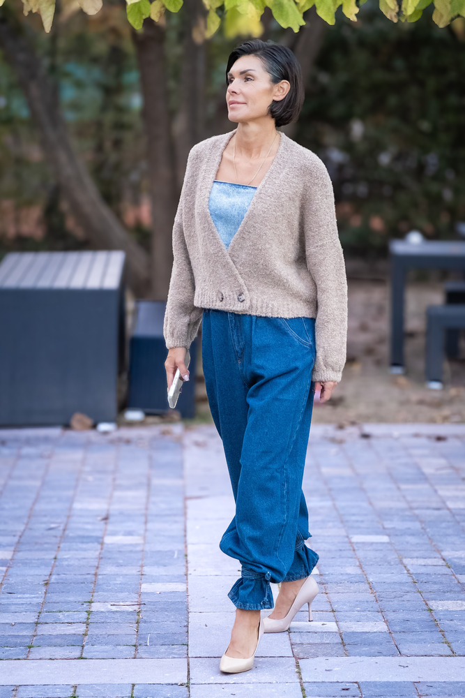 Bonheurs Fashion _Beige sweater front