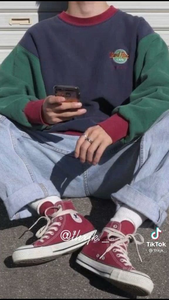 The Soft Boy Aesthetic - Guide, Outfits, and Essentials 15