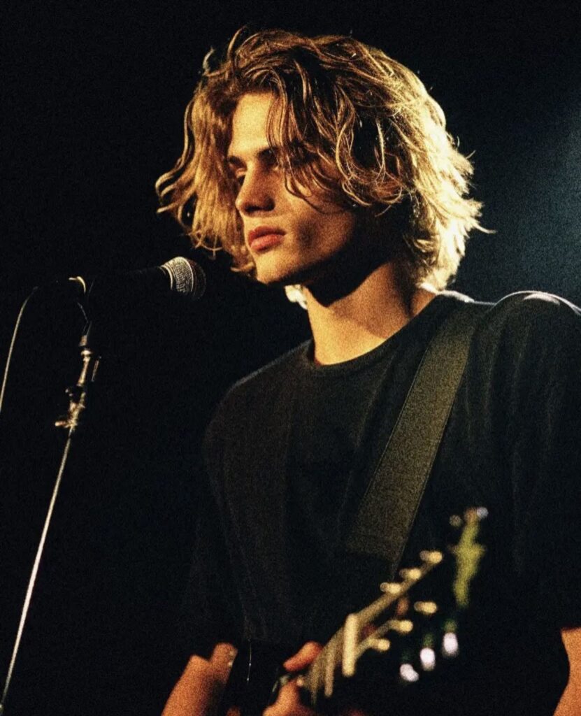 48 Coolest Hairstyles for Men in 2025 34